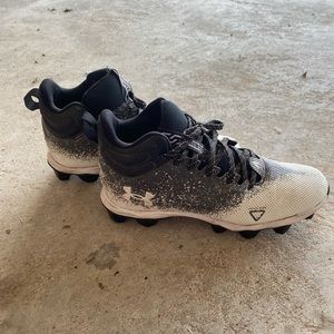 Under Armour Football Cleats Size 7 Boys Men’s